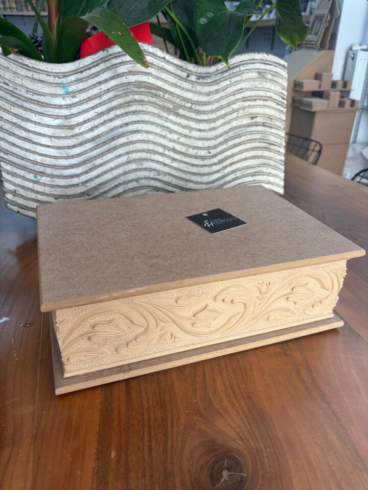 Oymalı İçi Bölmeli Ahşap Kutu