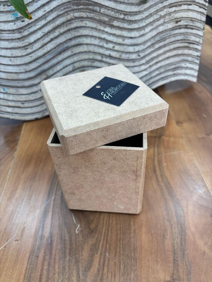 Kare Kapaklı Kutu Orta