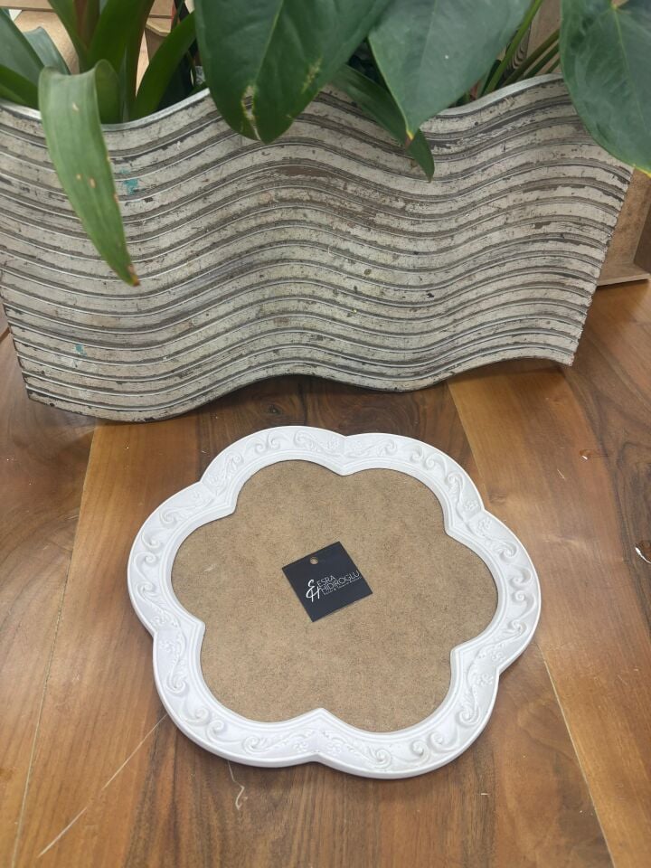 Polyester Kenarlı Sunumluk Çiçek