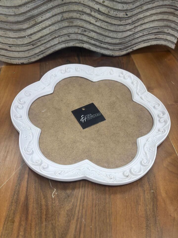 Polyester Kenarlı Sunumluk Çiçek