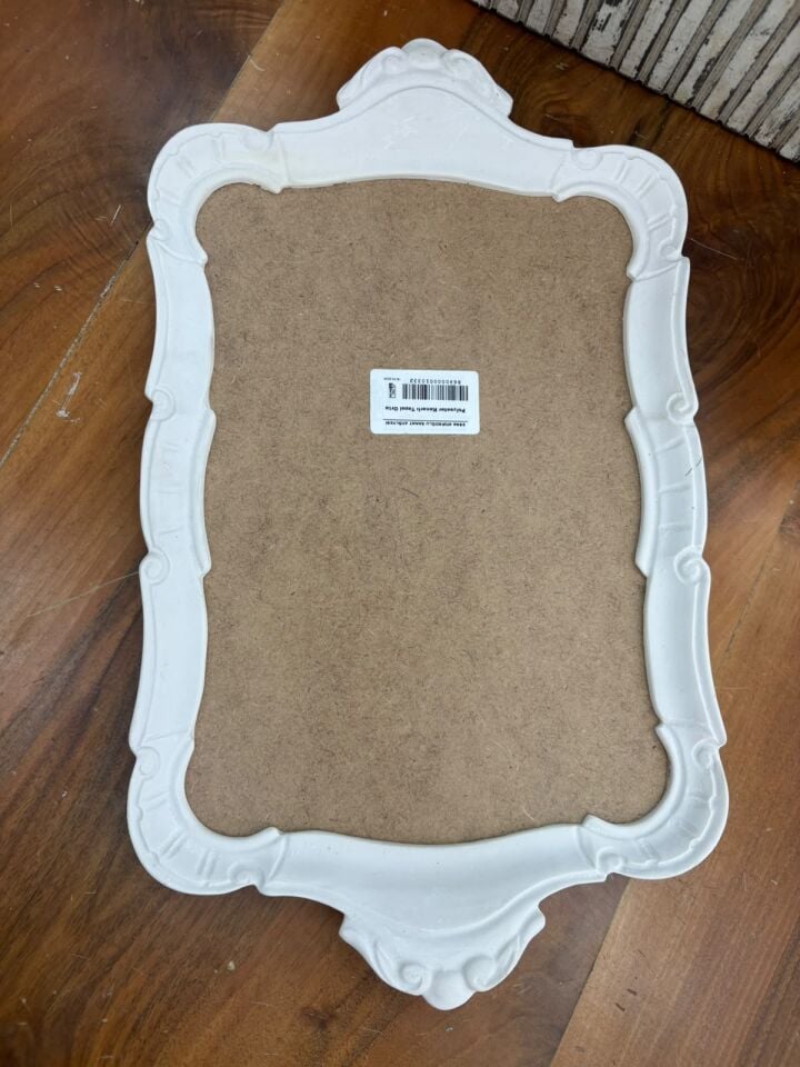 Polyester Kenarlı Tepsi Orta