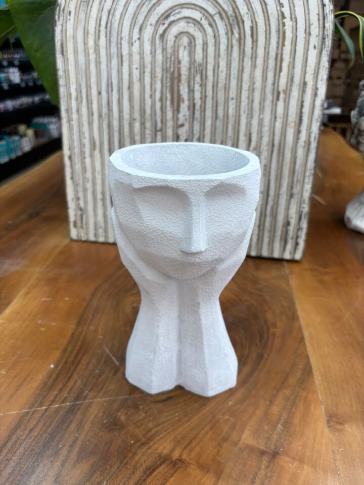 Dokulu Saksı Dar