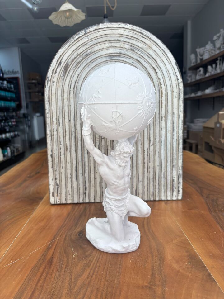 Dünya Taşıyan Atlas (HYK 143)